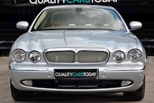 Jaguar XJ 3.0 XJ6 Sovereign Saloon 4dr Petrol Automatic (249 g/km, 240 bhp) - Thumb 3