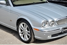 Jaguar XJ 3.0 XJ6 Sovereign Saloon 4dr Petrol Automatic (249 g/km, 240 bhp) - Thumb 16