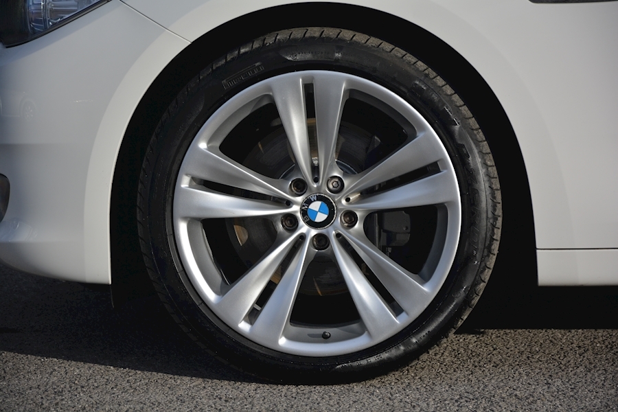 BMW 530d Gran Turismo GT *Massive Spec + Over £10k Cost Options* Image 42