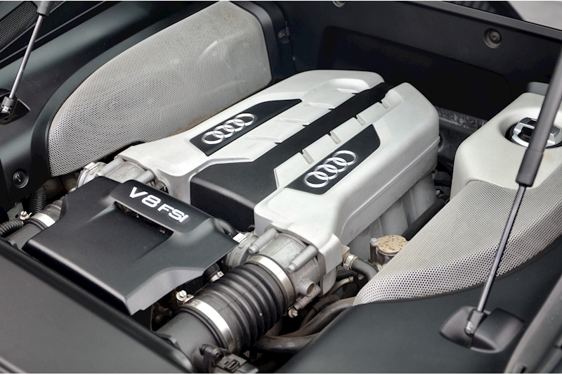 Audi R8 4.2 V8 Manual Rare Manual + 2 Former Keepers + Full Service History Image 13