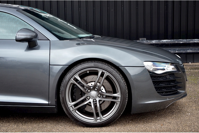 Audi R8 4.2 V8 Manual Rare Manual + 2 Former Keepers + Full Service History Image 26