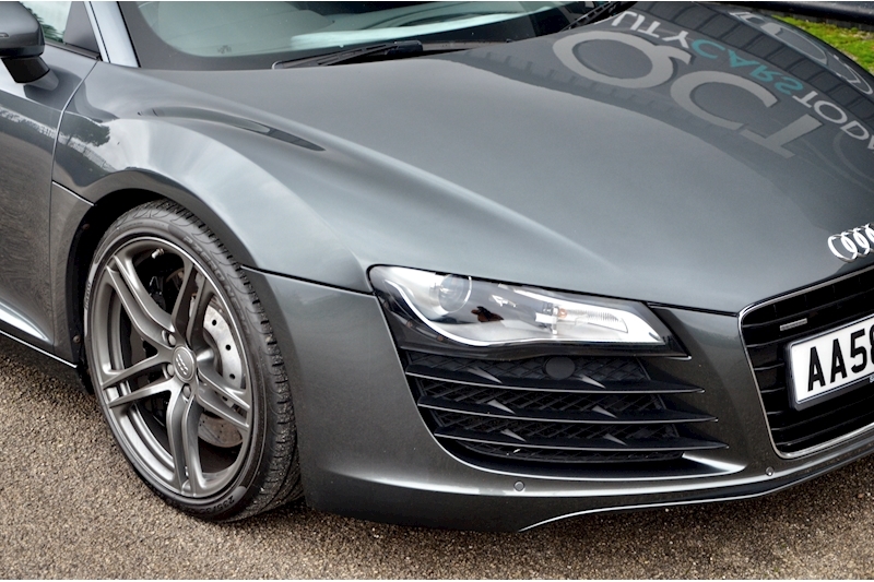 Audi R8 4.2 V8 Manual Rare Manual + 2 Former Keepers + Full Service History Image 27