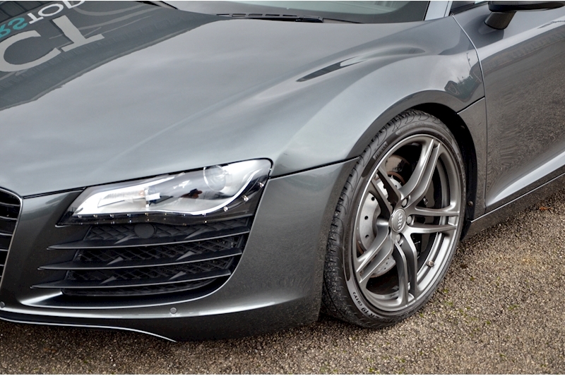 Audi R8 4.2 V8 Manual Rare Manual + 2 Former Keepers + Full Service History Image 28