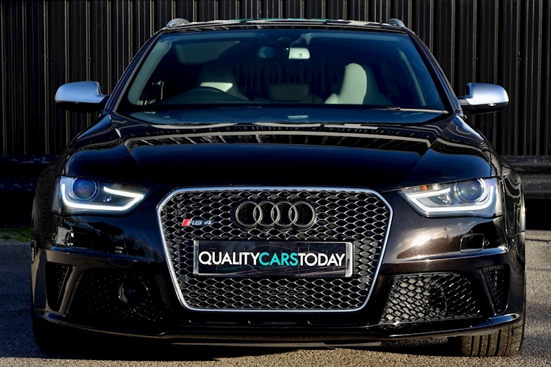 Audi RS4 Avant Audi Warranty + Sports Pack + Driver Assistance Pack + B&O + Carbon Interior + Carbon Engine Bay Image 3