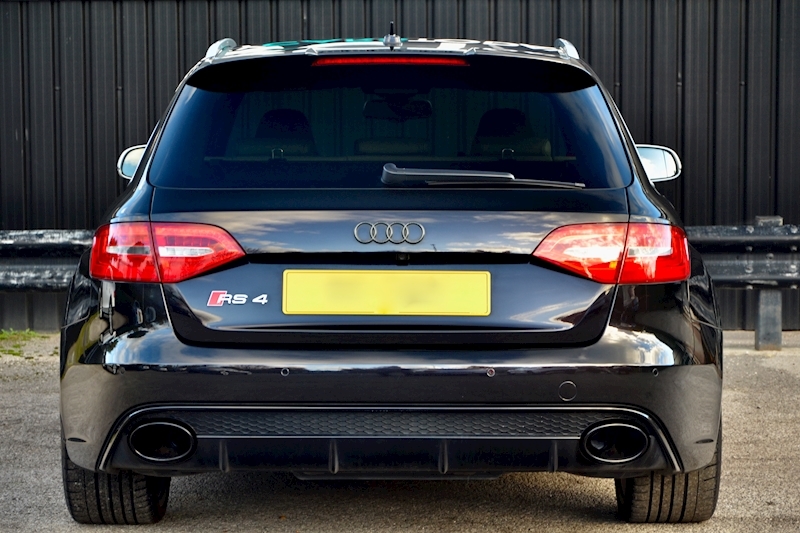 Audi RS4 Avant Audi Warranty + Sports Pack + Driver Assistance Pack + B&O + Carbon Interior + Carbon Engine Bay Image 4