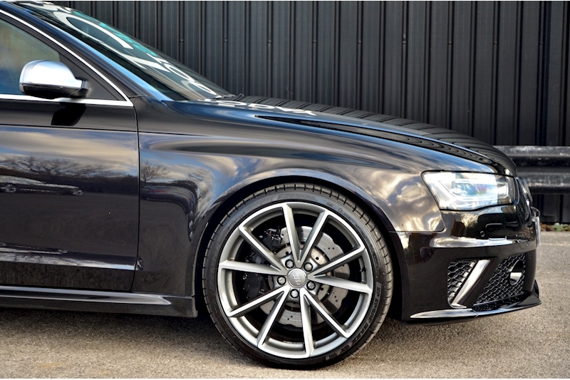 Audi RS4 Avant Audi Warranty + Sports Pack + Driver Assistance Pack + B&O + Carbon Interior + Carbon Engine Bay Image 37