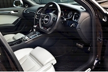 Audi RS4 Avant Audi Warranty + Sports Pack + Driver Assistance Pack + B&O + Carbon Interior + Carbon Engine Bay - Thumb 9