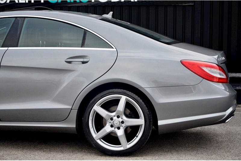 Mercedes-Benz CLS 350 Sport 1 Owner + Full MB Dealer History + Luxury Pack + Sunroof Image 21