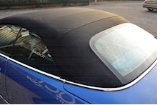 Mercedes-Benz E350 Sport Convertible Designo Mauritius Blue + Air Scarf + Heated Seats + 19 inch wheels - Thumb 37