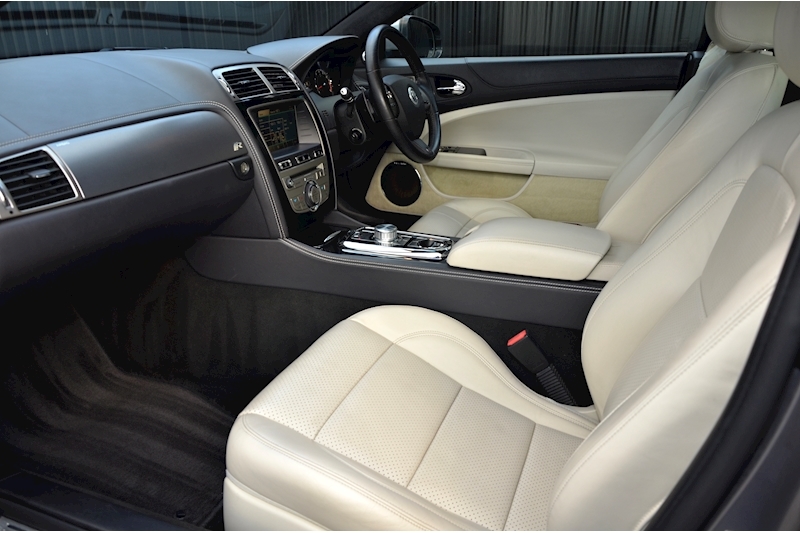 Jaguar XKR XKR Aero Pack + Desirable Spec + 1 Owner since 12 months old Image 2