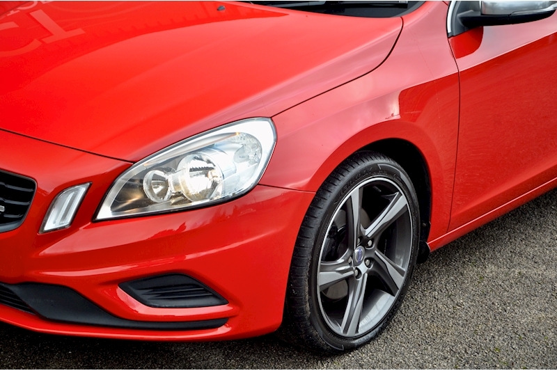 Volvo V60 2.0 D3 R-Design Estate 5dr Diesel Manual Euro 5 (s/s) (163 ps) Image 15