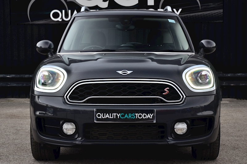 MINI Countryman Cooper S Automatic + CHILI Pack + Navigation Plus Pack + Heated Seats Image 3