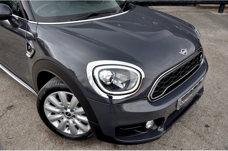 MINI Countryman Cooper S Automatic + CHILI Pack + Navigation Plus Pack + Heated Seats Image 18