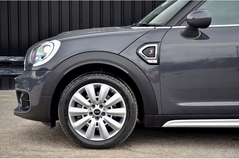 MINI Countryman Cooper S Automatic + CHILI Pack + Navigation Plus Pack + Heated Seats Image 26