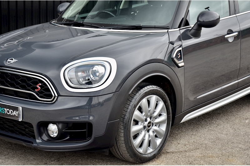 MINI Countryman Cooper S Automatic + CHILI Pack + Navigation Plus Pack + Heated Seats Image 25