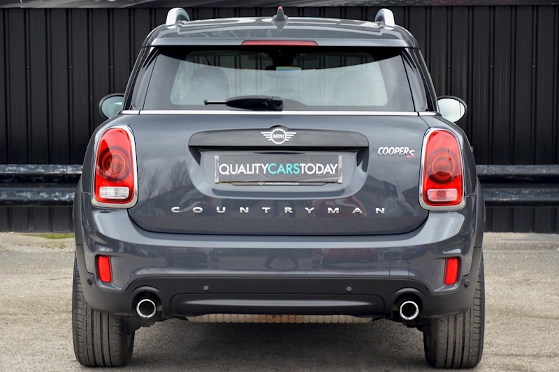 MINI Countryman Cooper S Automatic + CHILI Pack + Navigation Plus Pack + Heated Seats Image 4