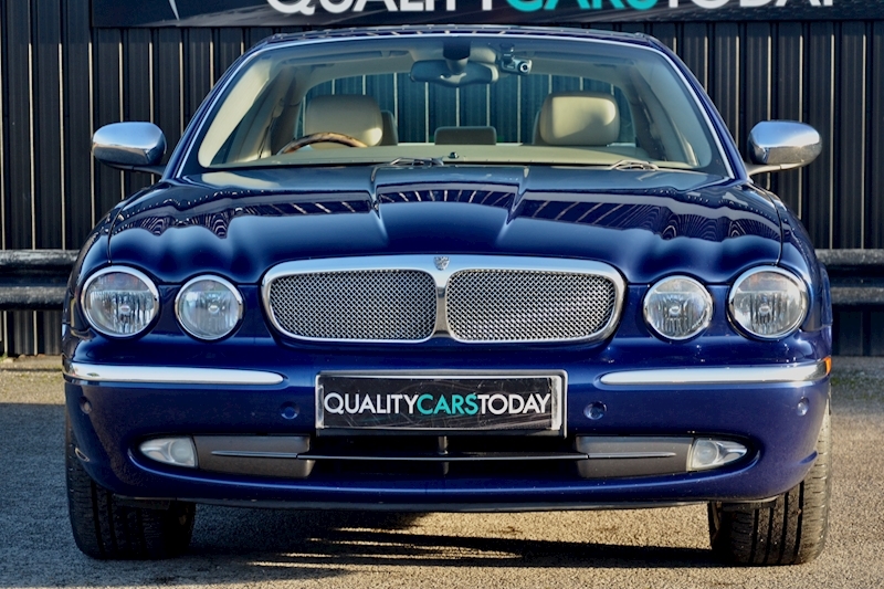 Jaguar XJ 3.0 SE Saloon 4dr Petrol Automatic (249 g/km, 240 bhp) Image 3