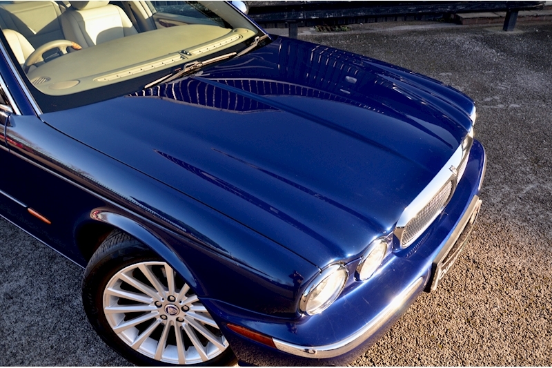 Jaguar XJ 3.0 SE Saloon 4dr Petrol Automatic (249 g/km, 240 bhp) Image 14