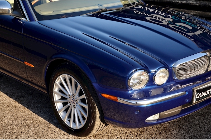 Jaguar XJ 3.0 SE Saloon 4dr Petrol Automatic (249 g/km, 240 bhp) Image 18