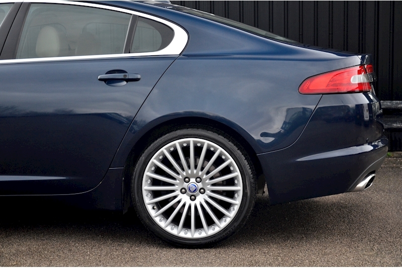 Jaguar XF Premium Luxury Full Service History + Reverse Cam + Keyless + High Spec Image 14