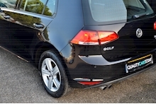 Volkswagen Golf 2.0 TDI DSG Panoramic Roof + 1 Former Keeper + Full VW Main Dealer History - Thumb 27