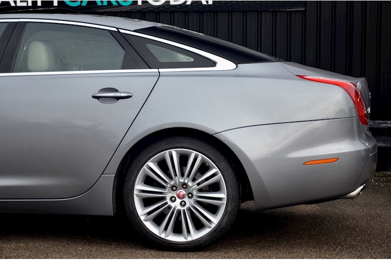 Jaguar XJ Portfolio High Specification + Exceptional Condition Image 35