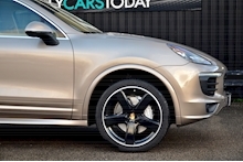 Porsche Cayenne S Over £22k Cost Options + 420 bhp + £90k Original List Price - Thumb 12