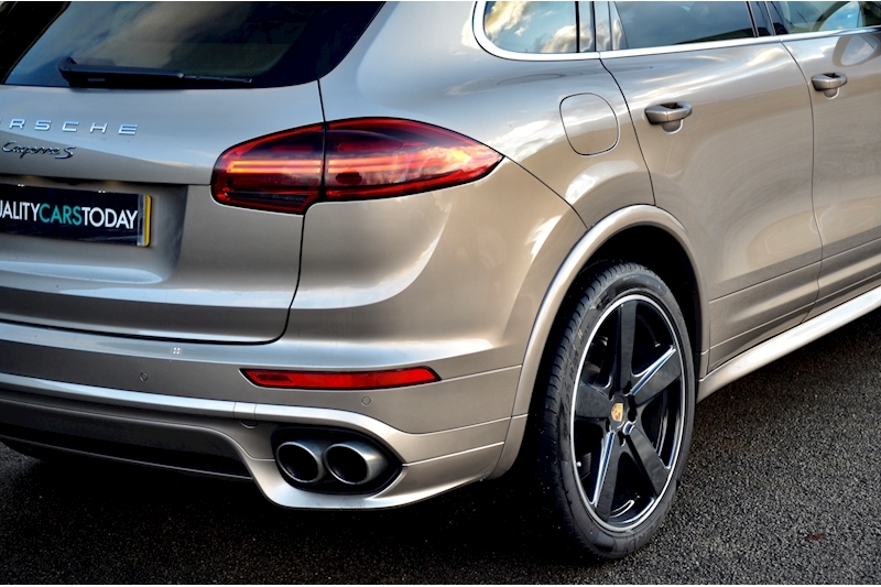 Porsche Cayenne S Over £22k Cost Options + 420 bhp + £90k Original List Price Image 10