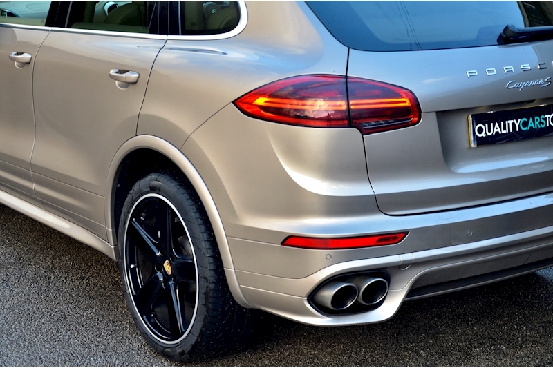 Porsche Cayenne S Over £22k Cost Options + 420 bhp + £90k Original List Price Image 17