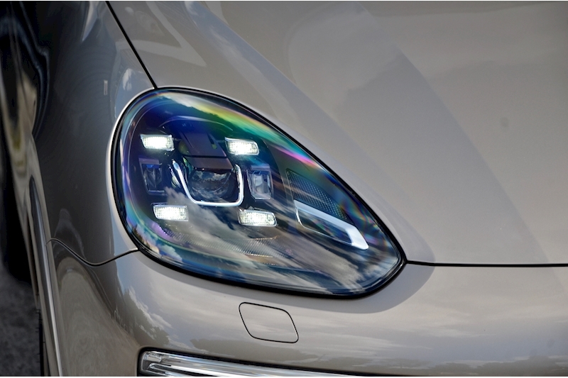 Porsche Cayenne S Over £22k Cost Options + 420 bhp + £90k Original List Price Image 23