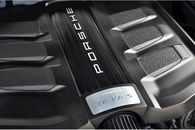 Porsche Cayenne S Over £22k Cost Options + 420 bhp + £90k Original List Price Image 33
