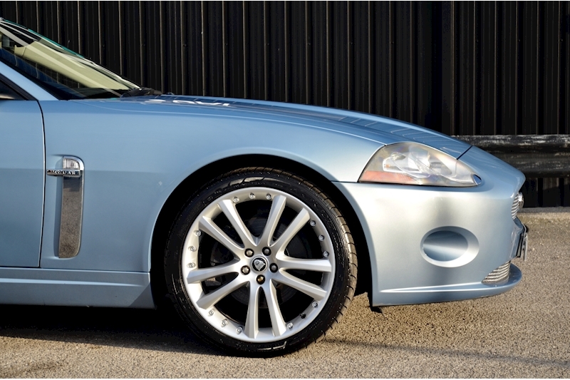 Jaguar XK 4.2 V8 Convertible 2dr Petrol Auto Euro 4 (300 ps) Image 17