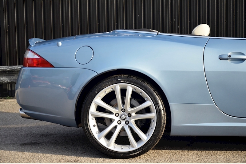 Jaguar XK 4.2 V8 Convertible 2dr Petrol Auto Euro 4 (300 ps) Image 16