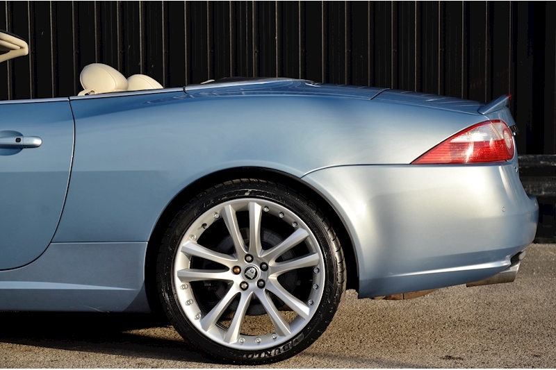 Jaguar XK 4.2 V8 Convertible 2dr Petrol Auto Euro 4 (300 ps) Image 22