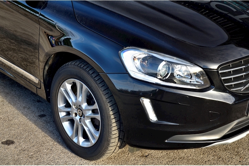 Volvo XC60 SE Lux Nav AWD + 1 Former Keeper + Full Service History Image 15