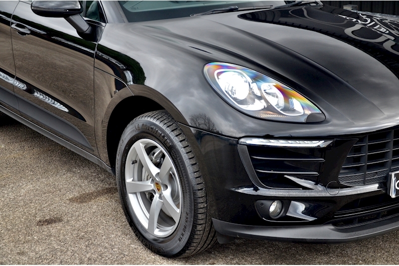 Porsche Macan S 1 Lady Owner + Full Porsche Main Dealer History Image 23