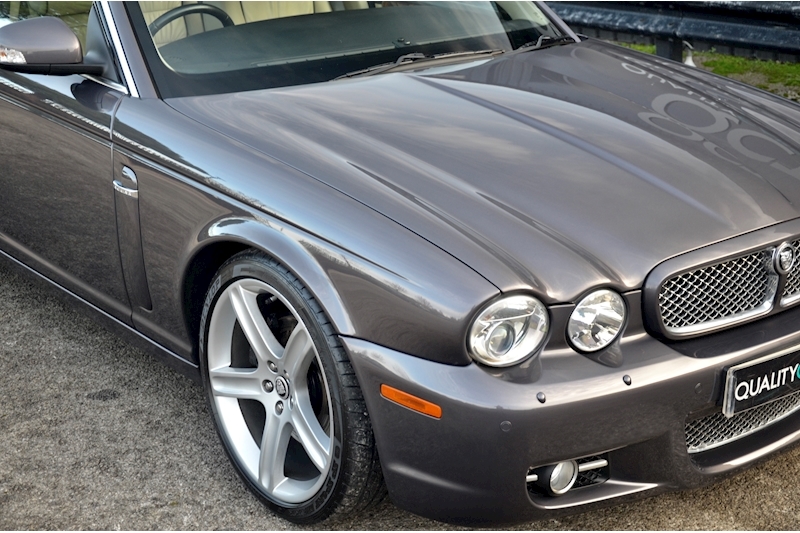 Jaguar XJ 4.2 XJ8 Sovereign LWB Saloon 4dr Petrol Automatic (269 g/km, 300 bhp) Image 26