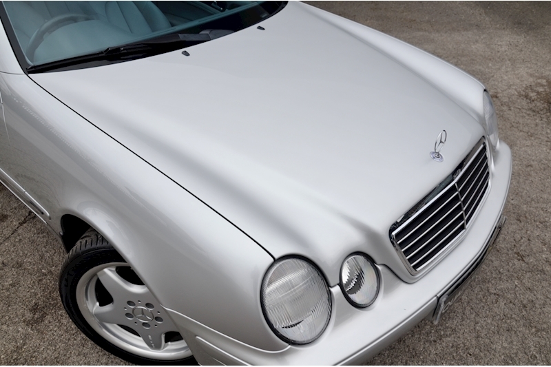 Mercedes-Benz CLK 320 Avantgarde Just 31k Miles + Genuine AMG Wheels + Truly Outstanding Condition Image 10