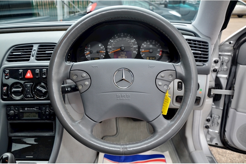 Mercedes-Benz CLK 320 Avantgarde Just 31k Miles + Genuine AMG Wheels + Truly Outstanding Condition Image 13