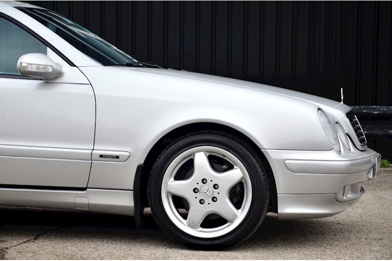 Mercedes-Benz CLK 320 Avantgarde Just 31k Miles + Genuine AMG Wheels + Truly Outstanding Condition Image 16