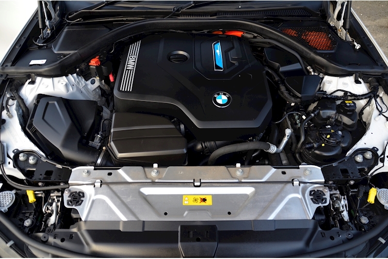 BMW 330e M Sport Pro Touring M Sport Pro + Tech Pack + Comfort Pack + Vat Qualifying Image 20