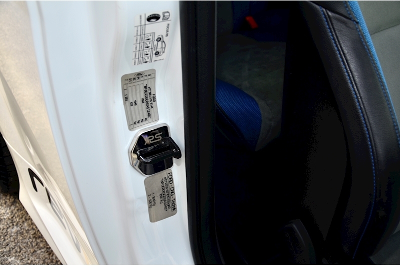 Ford Focus 2.5 RS Hatchback 3dr Petrol Manual (225 g/km, 301 bhp) Image 36