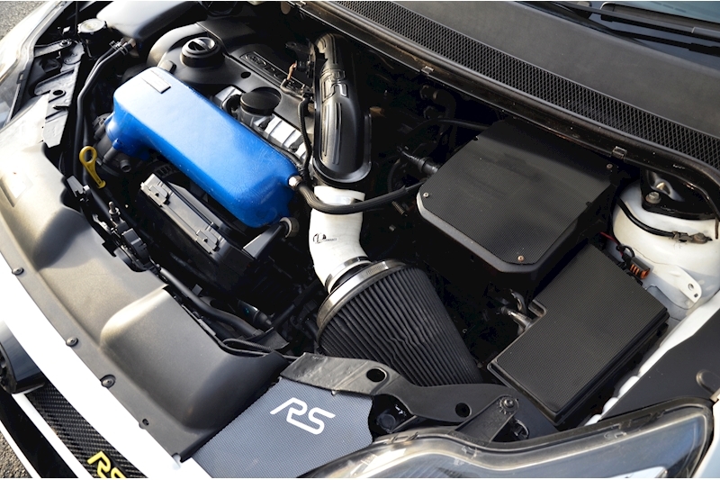 Ford Focus 2.5 RS Hatchback 3dr Petrol Manual (225 g/km, 301 bhp) Image 42