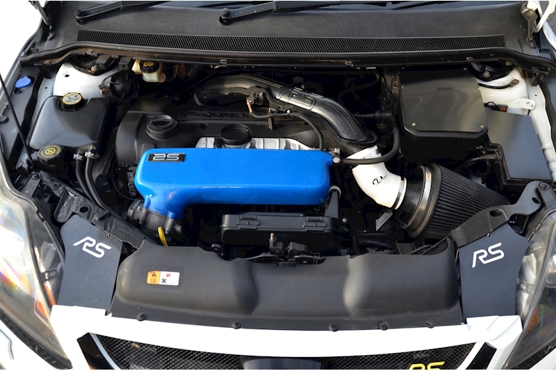 Ford Focus 2.5 RS Hatchback 3dr Petrol Manual (225 g/km, 301 bhp) Image 40
