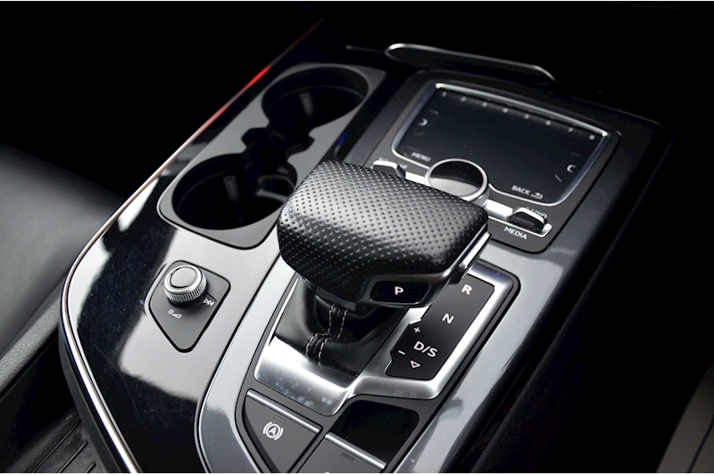 Audi Q7 3.0 TDI V6 Black Edition SUV 5dr Diesel Tiptronic quattro Euro 6 (s/s) (272 ps) Image 9