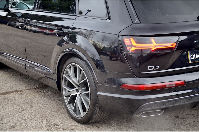 Audi Q7 3.0 TDI V6 Black Edition SUV 5dr Diesel Tiptronic quattro Euro 6 (s/s) (272 ps) Image 28