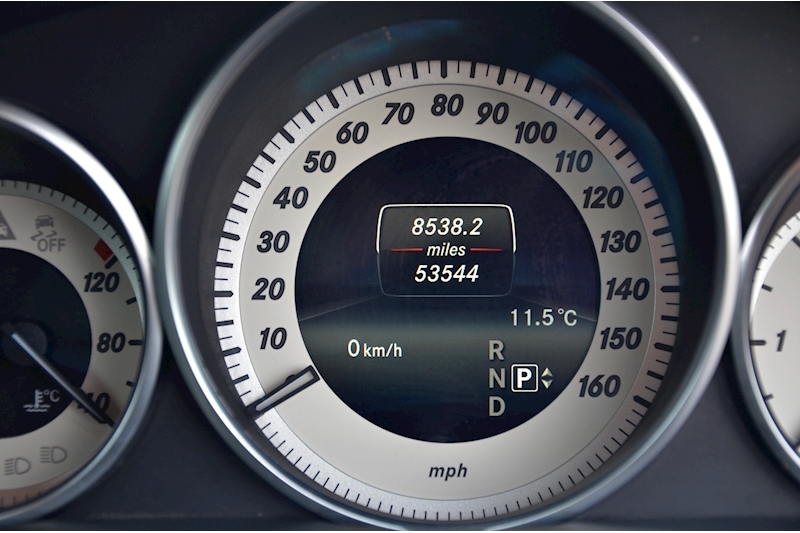 Mercedes-Benz E220 CDI Convertible Full Service History + COMAND DVD + Heated Seats Image 33