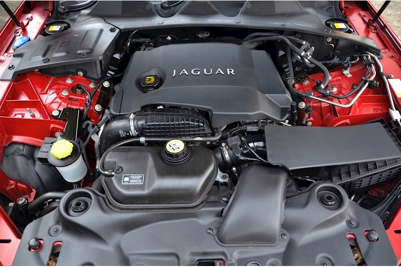 Jaguar XJ Portfolio 8 Speed + 2 Former Keepers + Full Service History + Desirable Spec Image 44