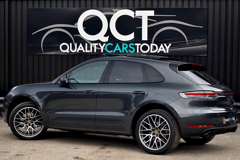 Porsche Macan 1 Lady Owner + Over £10k Cost Options Image 7