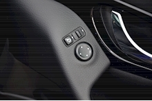 Nissan Qashqai N-Connecta 1.6 dci + Xtronic Auto + Panoramic Rood - Thumb 24
